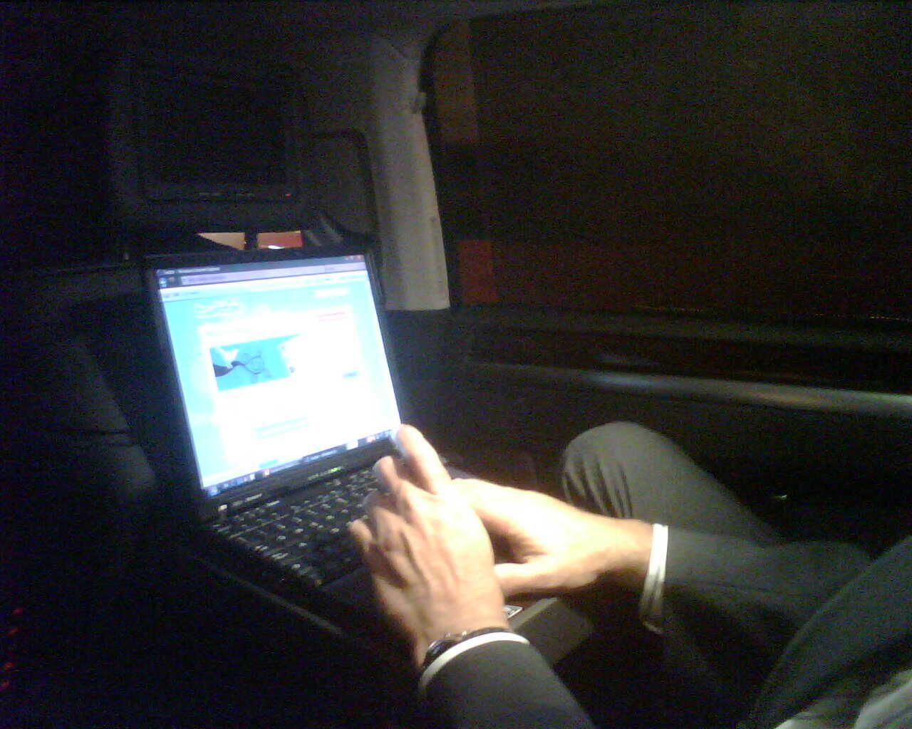 Twitxr: Amb el President Benach al cotxe, fent feina